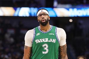 TA：联盟内部有流言称 独行侠可能同时放弃安东尼·戴维斯和欧文