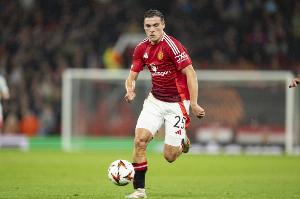 曼晚：曼联明夏将签一名新中场，乌加特相比卡塞米罗更可能被出售