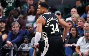 里弗斯谈字母哥缺阵：这场我们研究过最合适轮休 早上还劝他别打