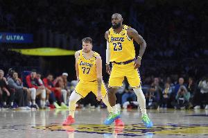 夸梅：詹姆斯不在 那些收了钱的媒体也不再忙着给湖人球员分锅了