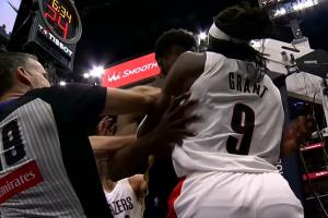 打架了！开拓者鹈鹕爆发冲突！格兰特米西被驱逐&夏普琼斯吃T