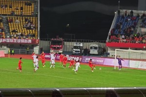 球迷现场目睹汪士钦离谱失误：WC这什么啊？